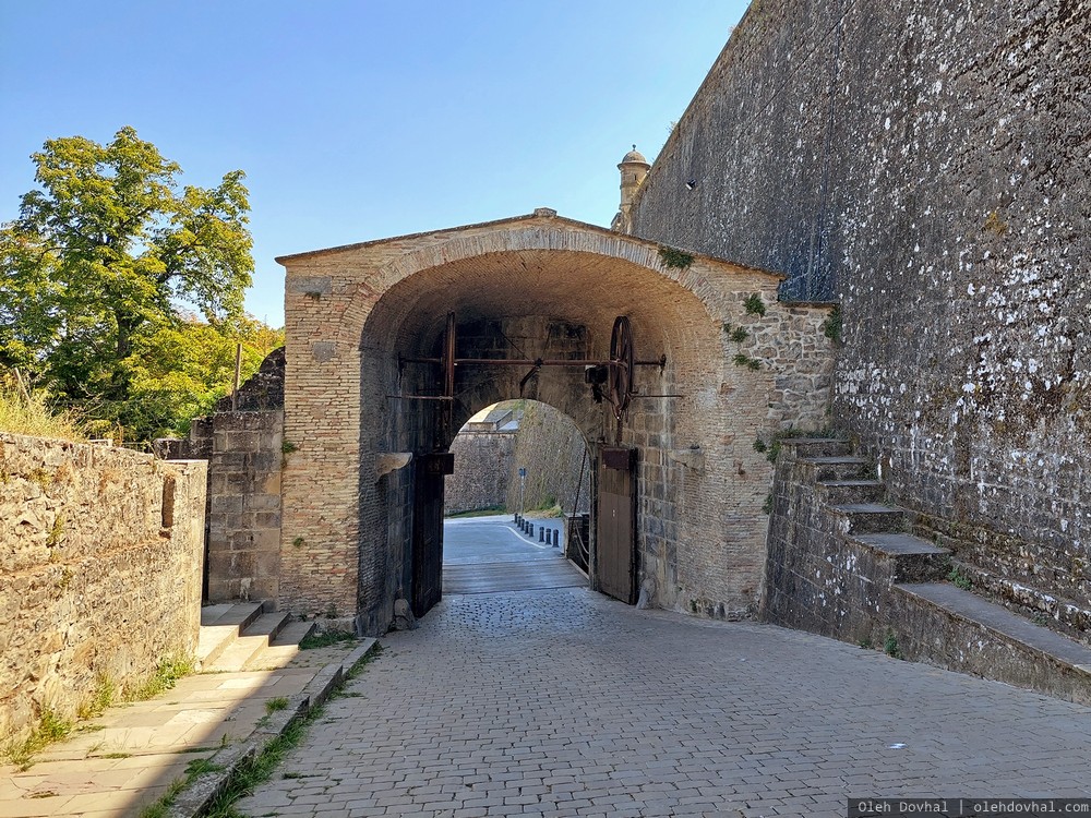 portal de Francia, portal de Zumalacárregui, Памплона, Pamplona, Iruña