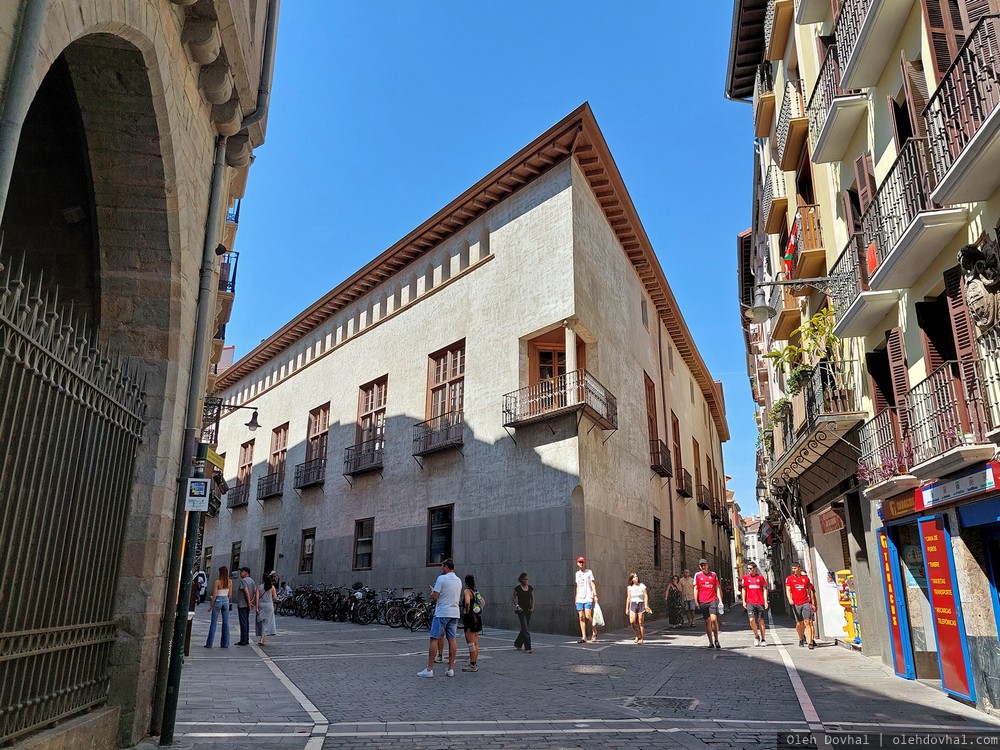 calle San Saturnino, Памплона, Pamplona, Iruña